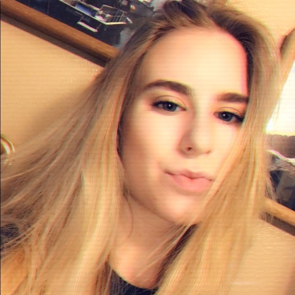 Meet your Posher, Jordyn - Picture 1 of 1